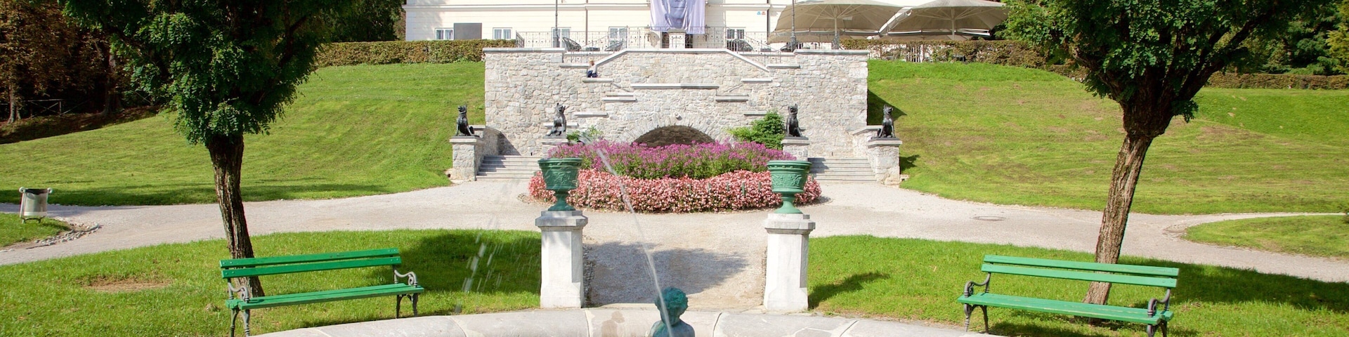 Ljubljana featuring a monument, a garden and a fountain