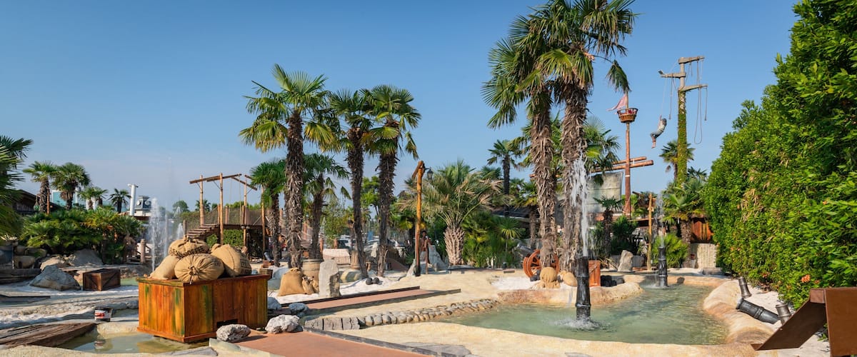 Adventure Golf featuring a waterpark
