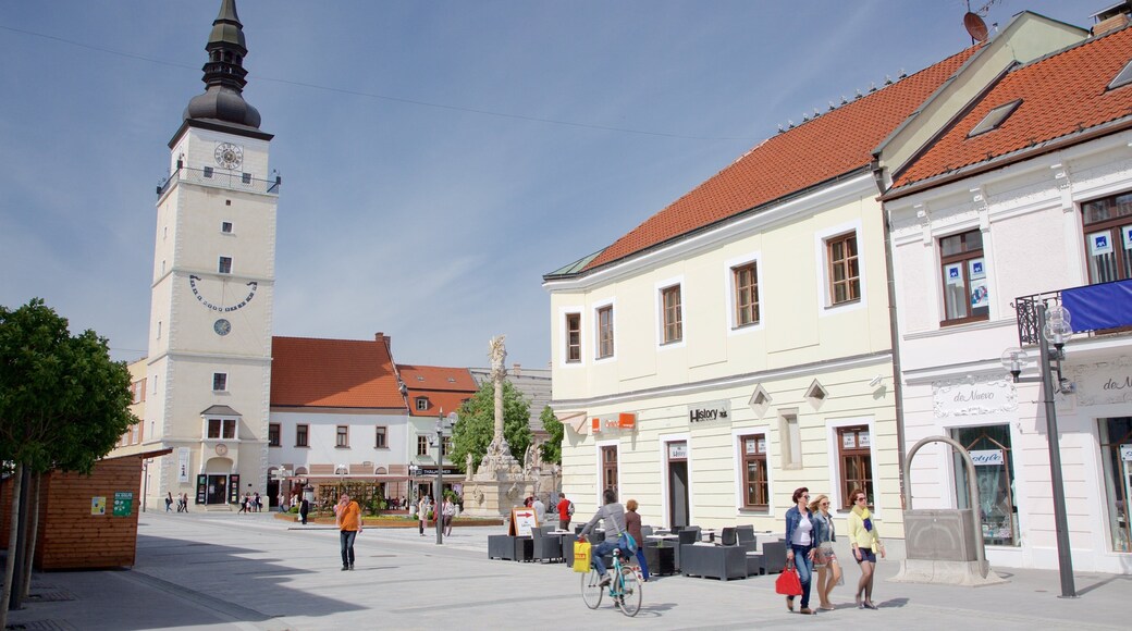Trnava showing heritage elements and street scenes