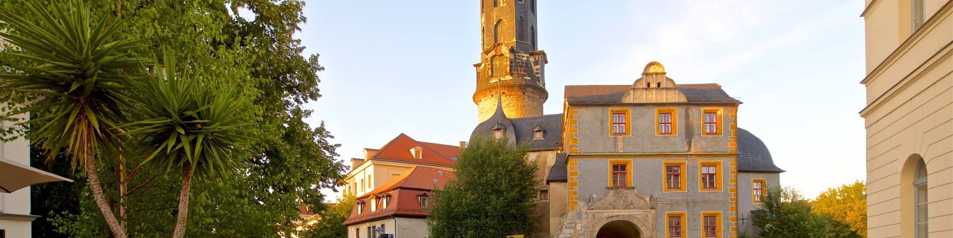Schlossmuseum which includes heritage architecture, street scenes and a sunset