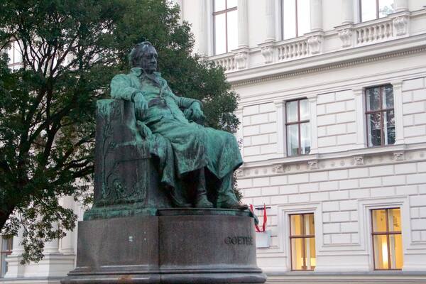 Wien welches beinhaltet Statue oder Skulptur