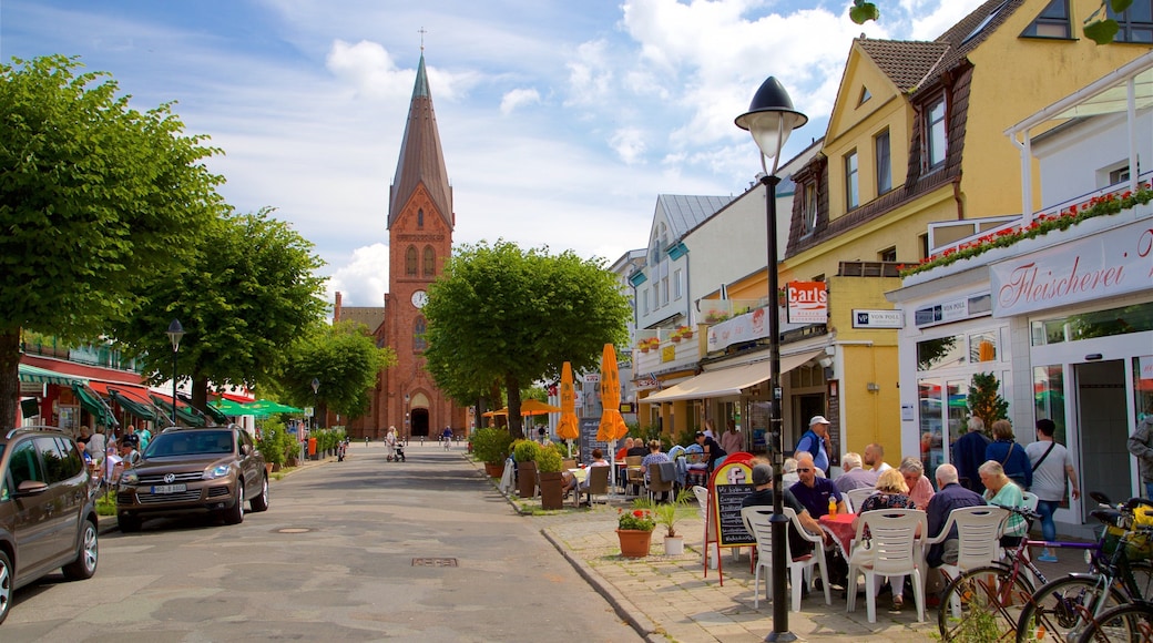 Warnemuende Church which includes heritage architecture, outdoor eating and a church or cathedral