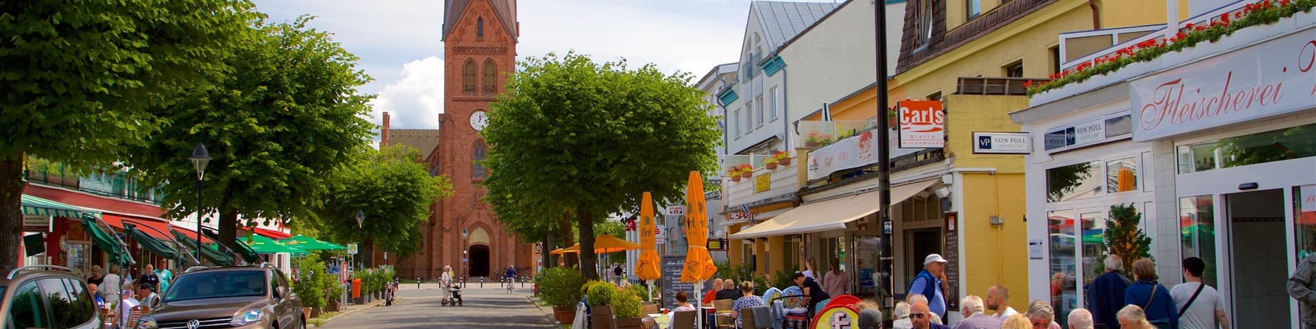 Kirche Warnemünde welches beinhaltet historische Architektur, Essen im Freien und Kirche oder Kathedrale