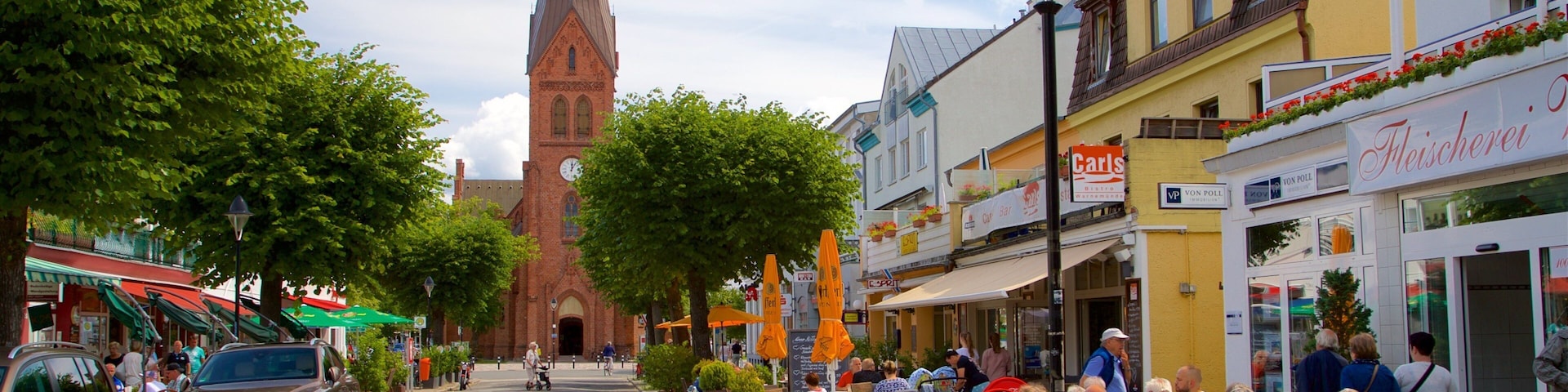 Warnemuende Church which includes heritage architecture, outdoor eating and a church or cathedral