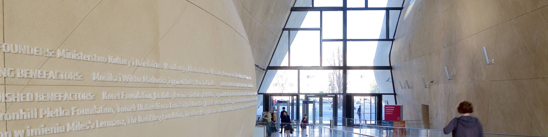 Varsovie qui includes vues intérieures