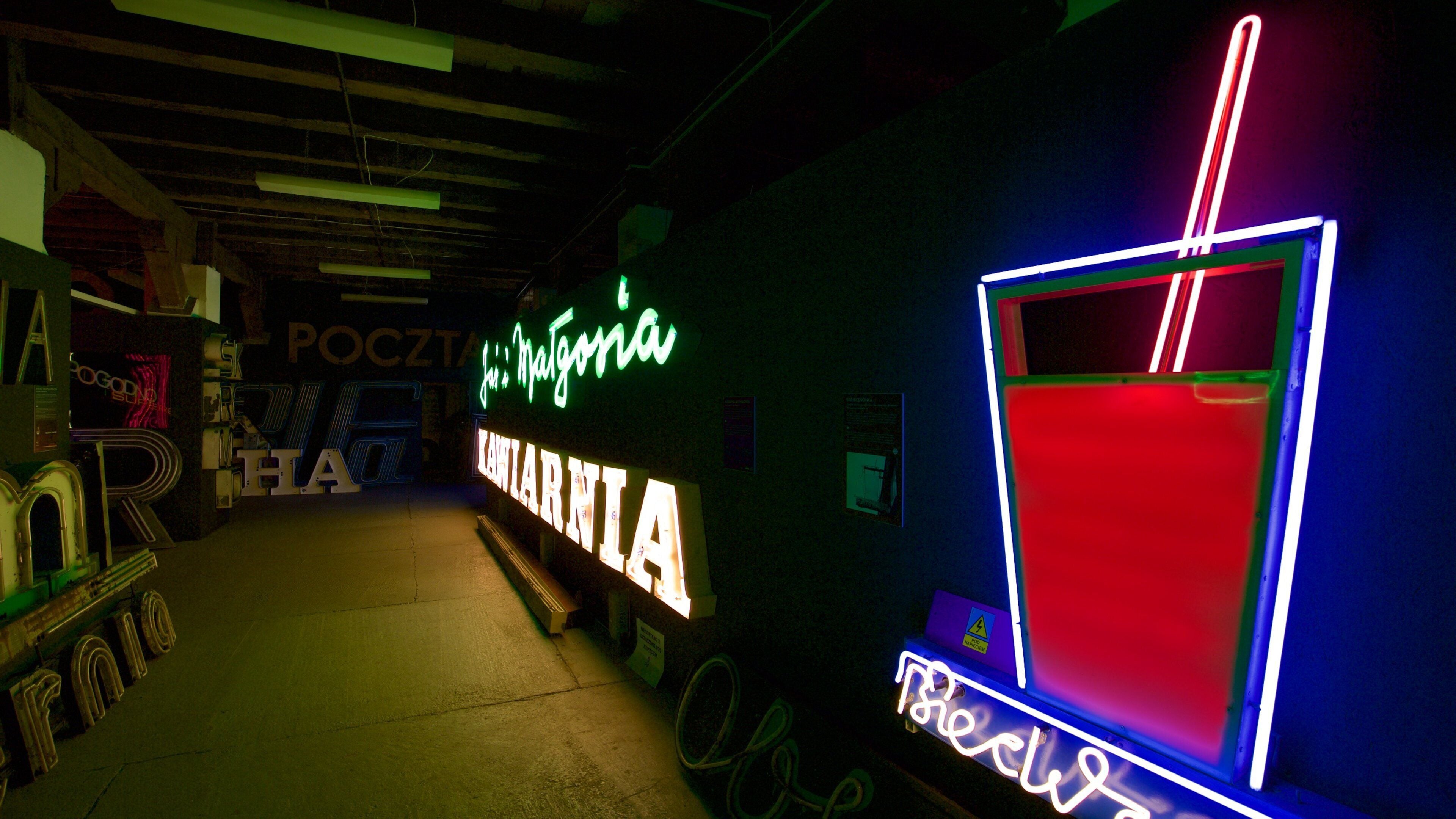 Varsovie mettant en vedette art