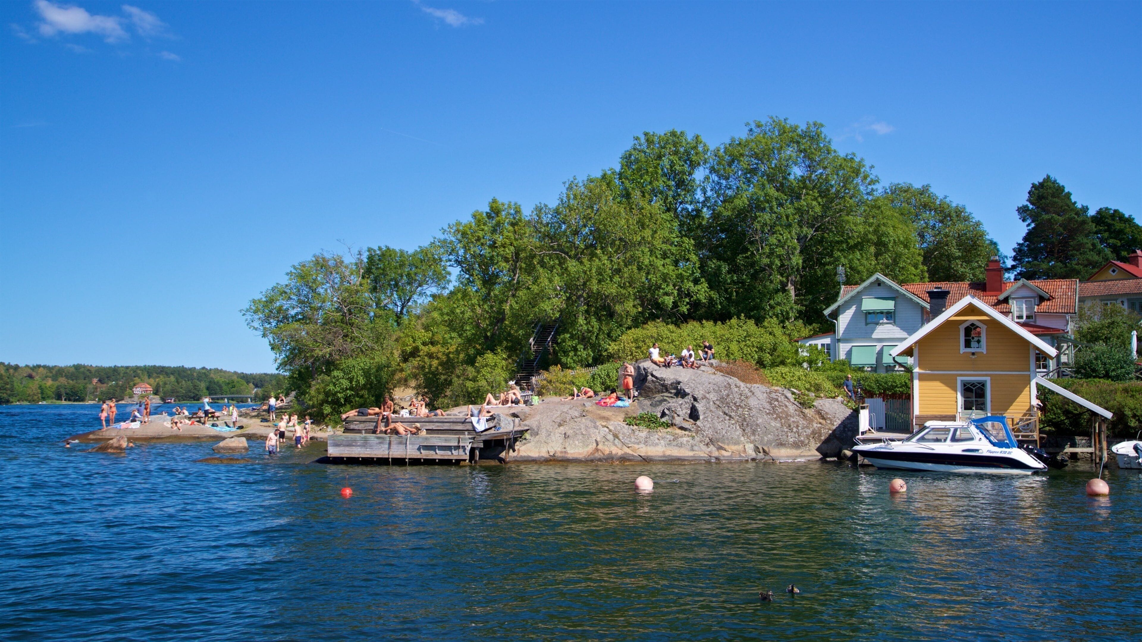 Battery Park which includes a bay or harbor and a small town or village