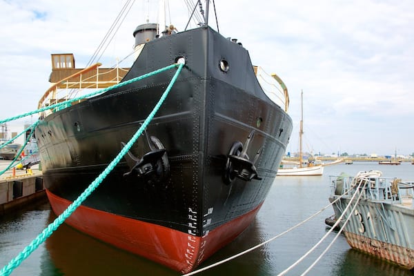 Tallinn montrant navigation et baie ou port