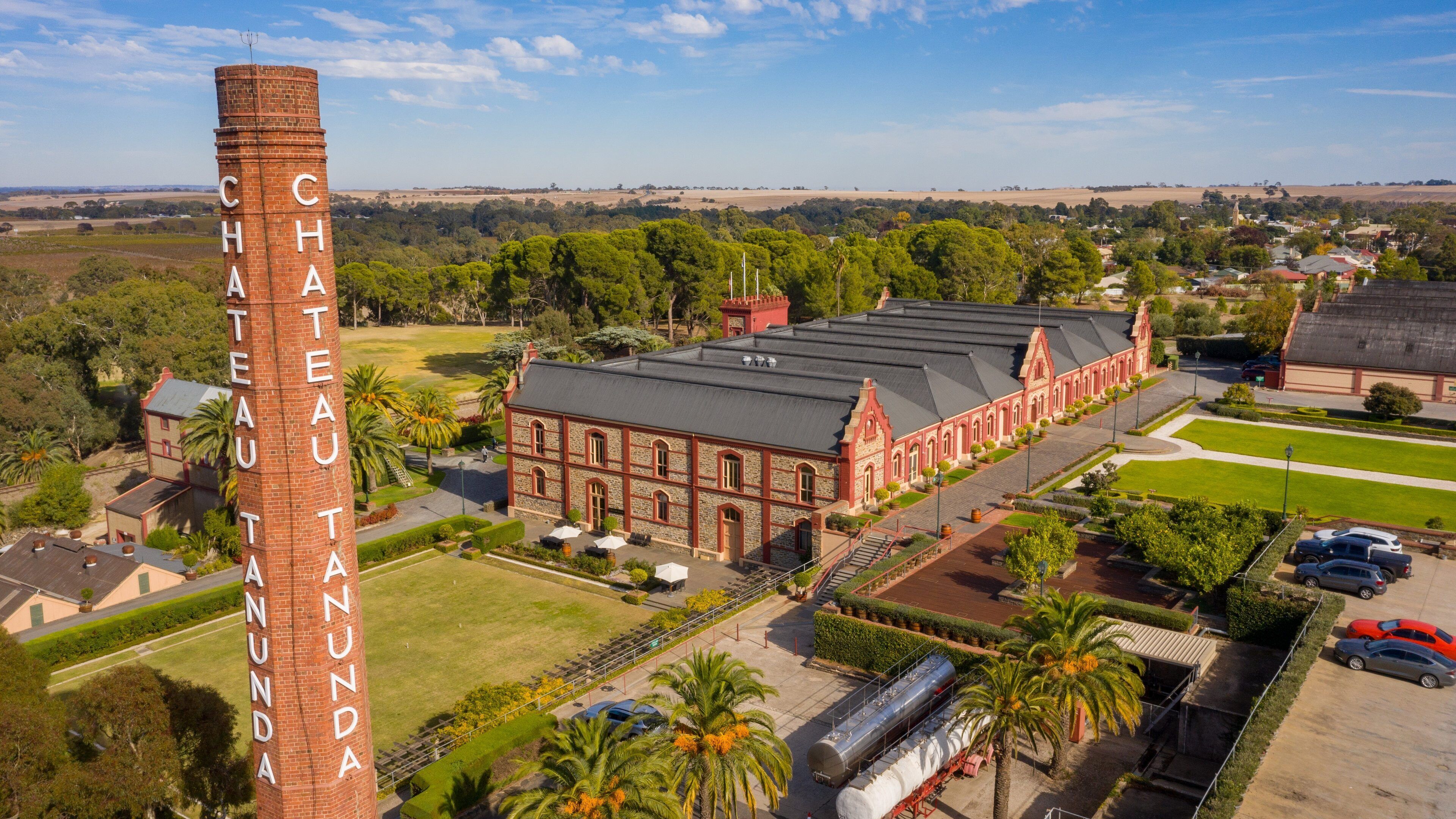 Chateau Tanunda featuring heritage elements, a small town or village and signage