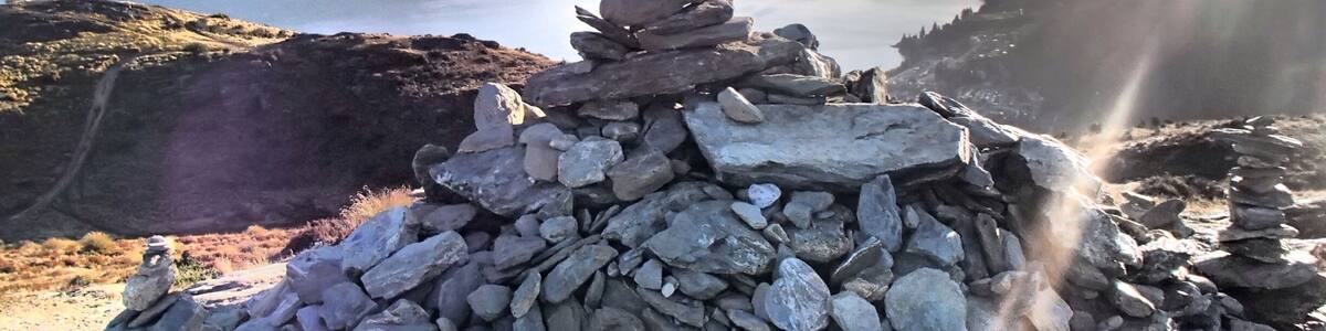 Sometimes you find yourself in a place where you experience a PERFECT MOMENT.
Queenstown Hill is one of the best treasures on offer in NewZealand, best visited at sunset.
#Queenstown #NewZealand #Sunset #GoldenHour