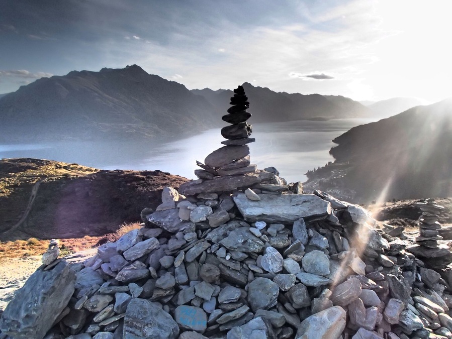 Sometimes you find yourself in a place where you experience a PERFECT MOMENT.
Queenstown Hill is one of the best treasures on offer in NewZealand, best visited at sunset.
#Queenstown #NewZealand #Sunset #GoldenHour