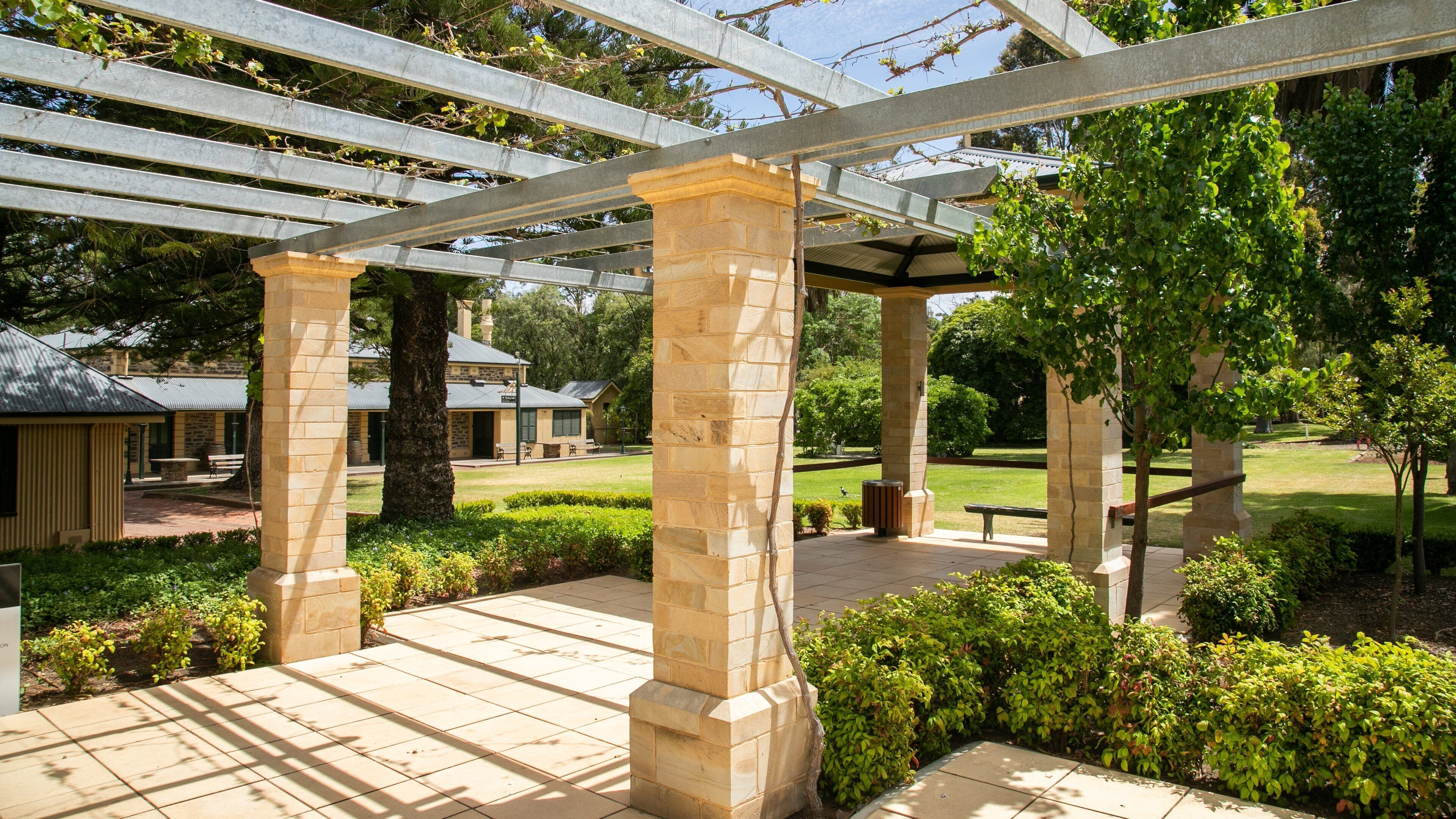 Seppeltsfield showing a garden