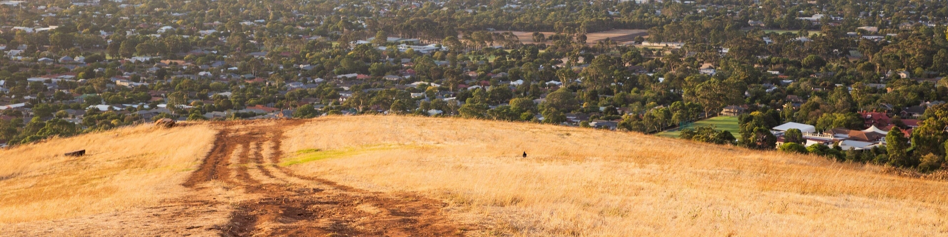 Brownhill Creek Recreation Park which includes a city, landscape views and tranquil scenes