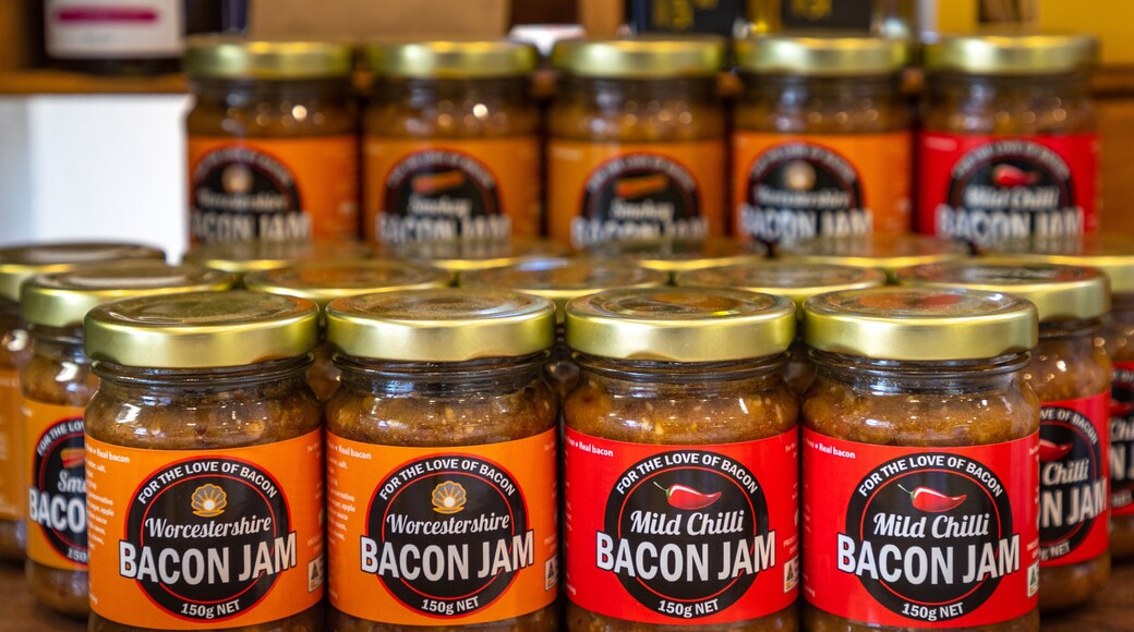 Udder Delights Cheese Cellar showing food and signage