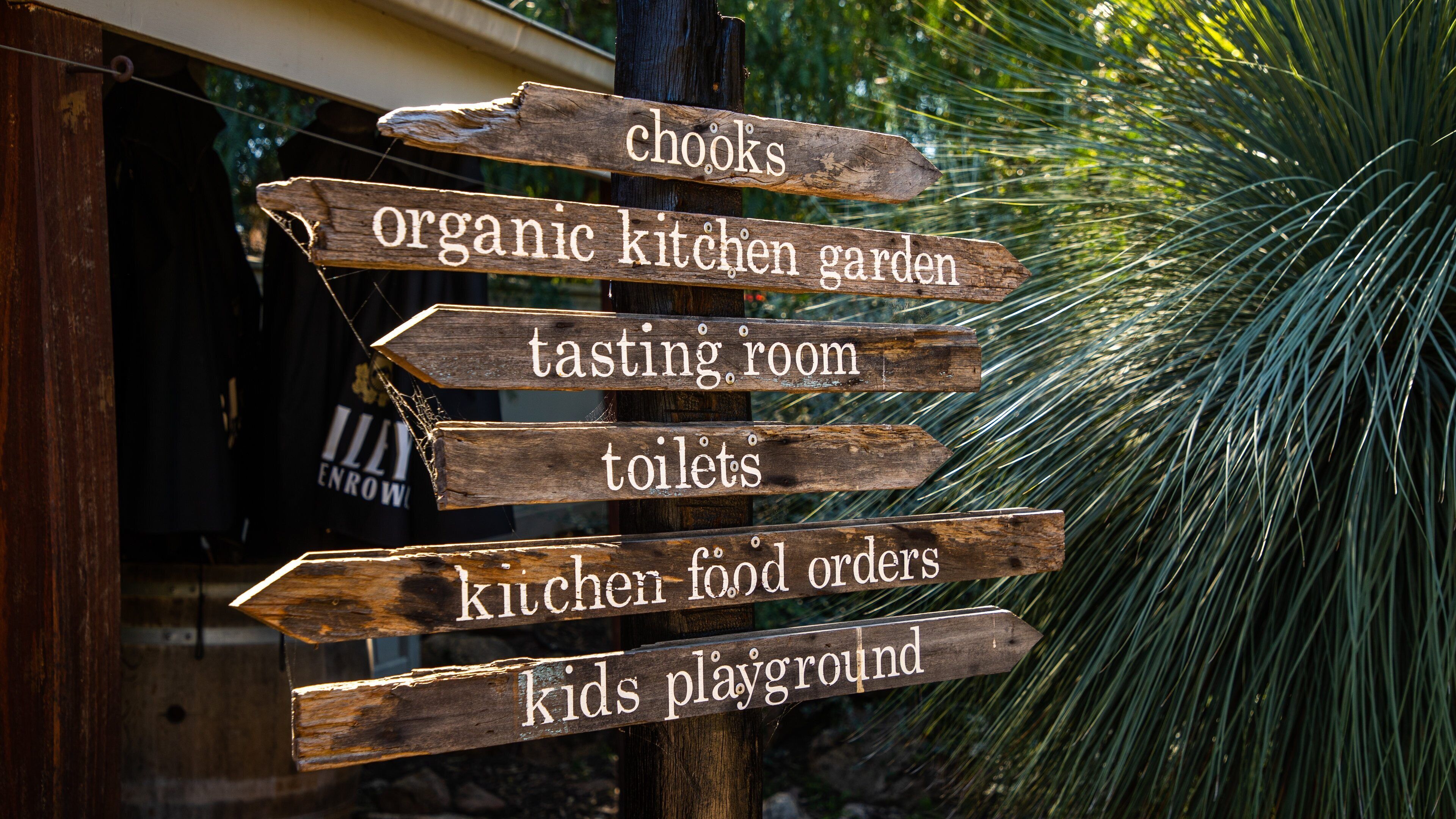 Baileys of Glenrowan which includes signage