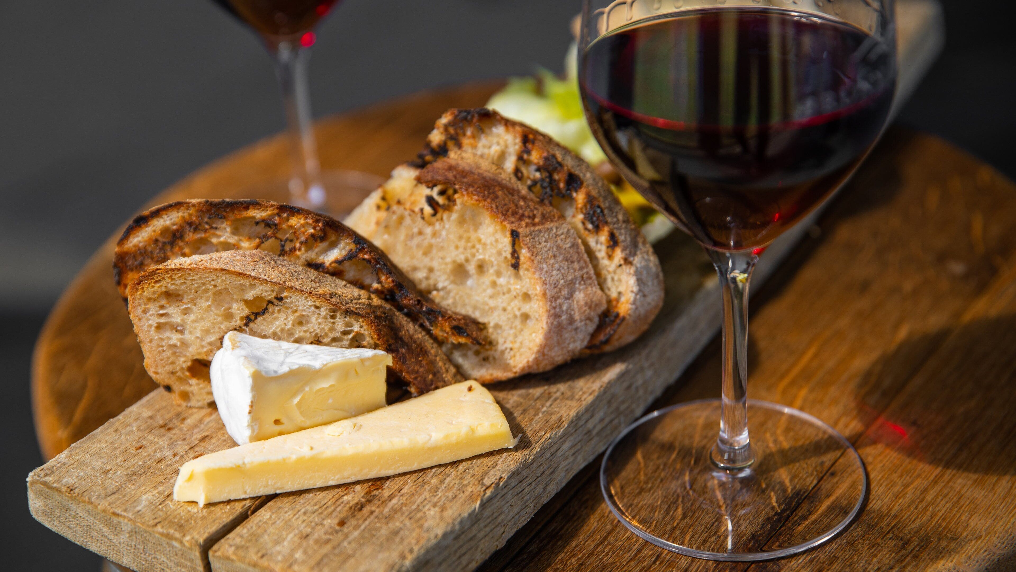 Bruny Island Premium Wines which includes drinks or beverages, food and dining out