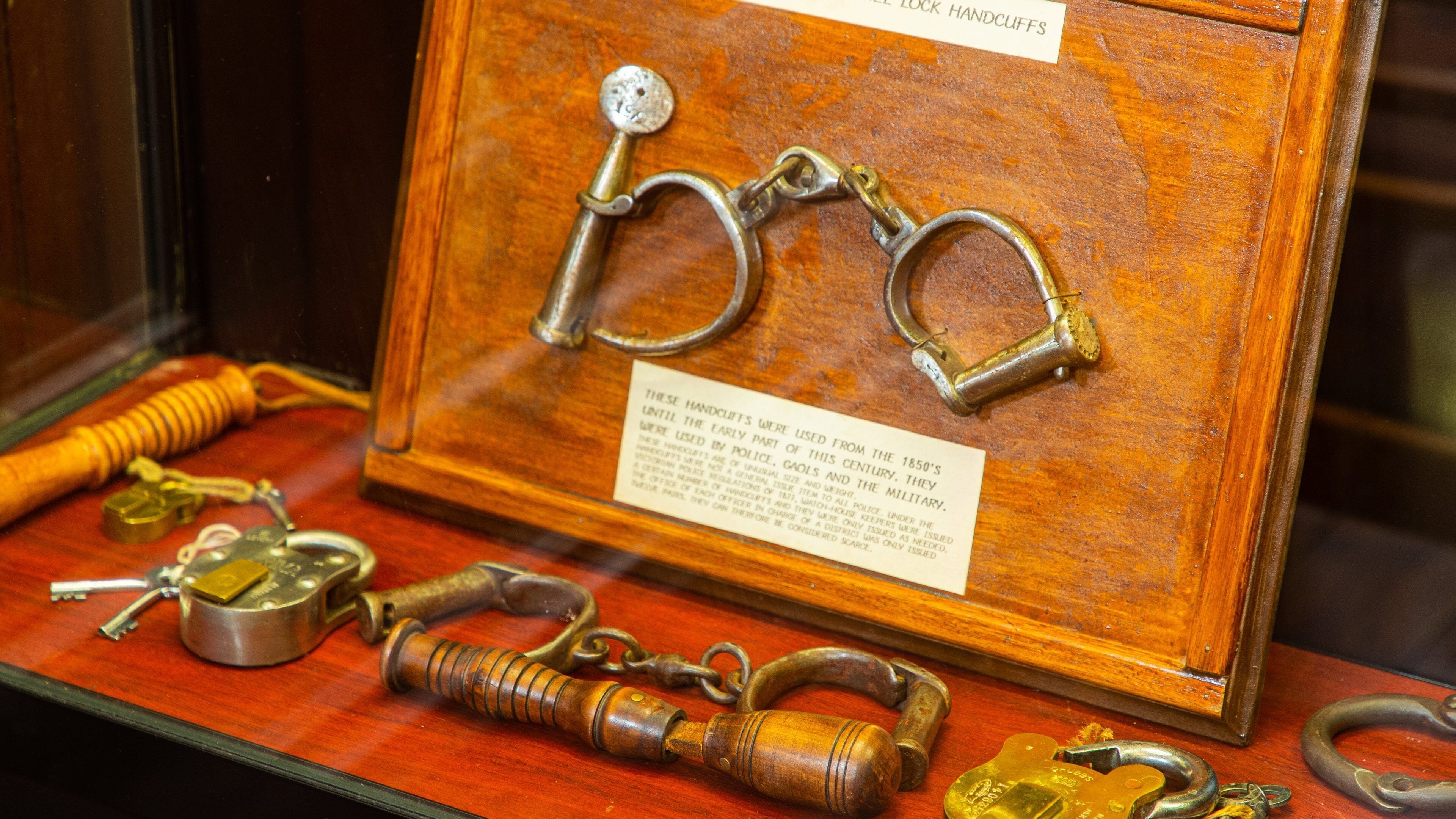 Beechworth Historic Courthouse featuring heritage elements