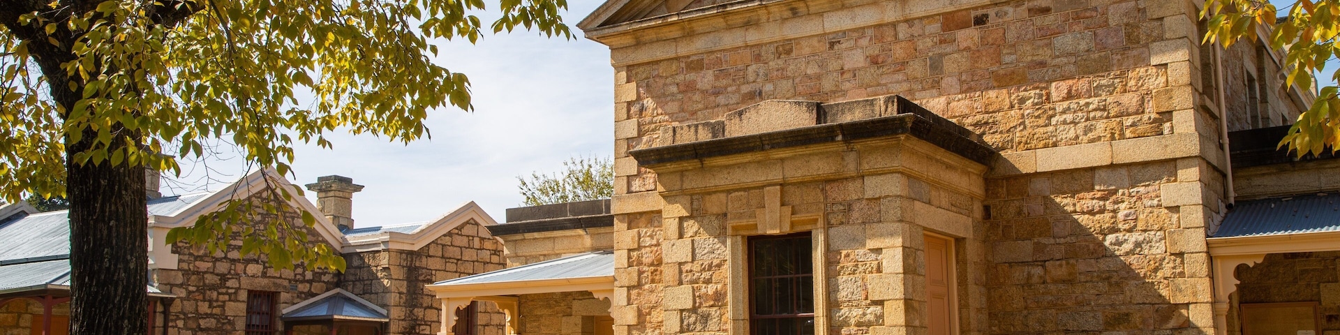 Beechworth Historic Courthouse which includes heritage elements