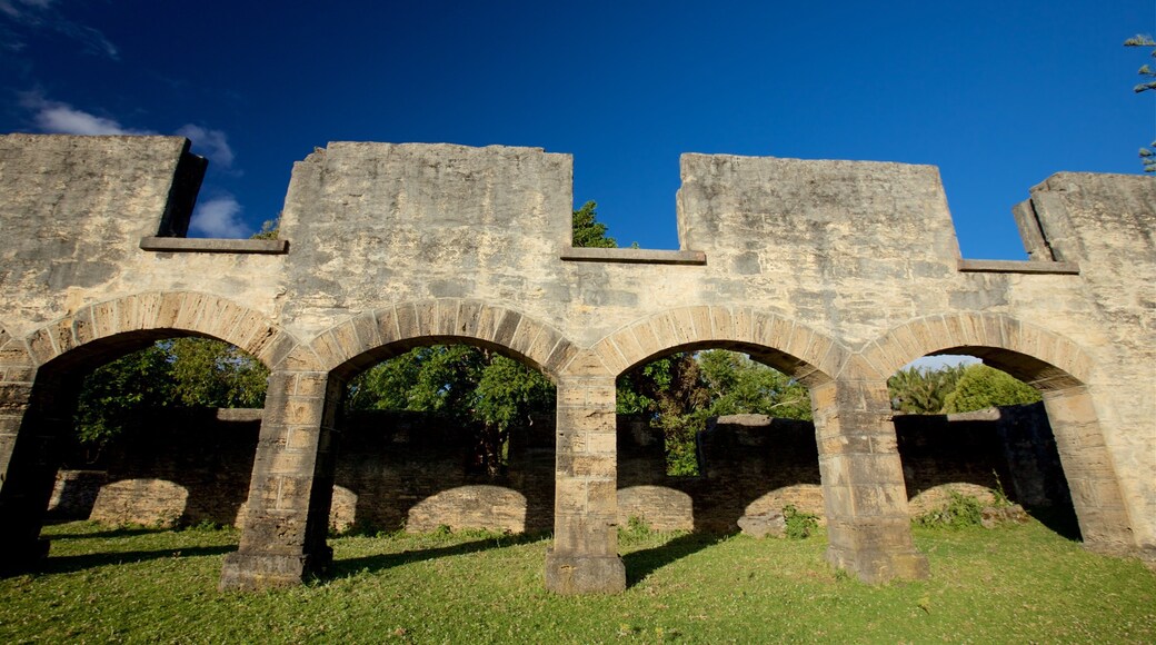 The Arches 表示 崩れた建物 と 遺跡・遺産