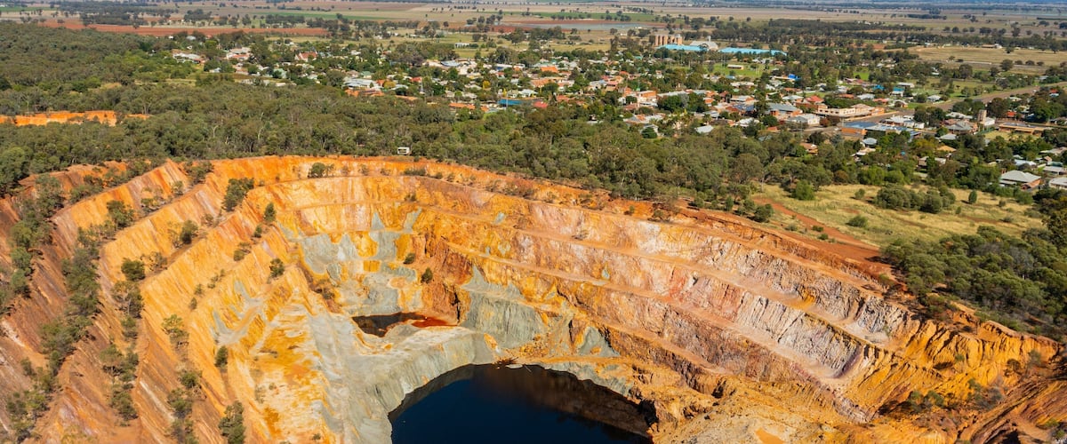 Peak Hill Open Cut Experience featuring landscape views, a lake or waterhole and tranquil scenes