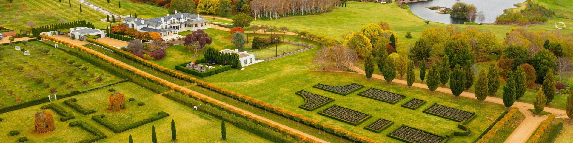 Mayfield Garden featuring landscape views and a garden