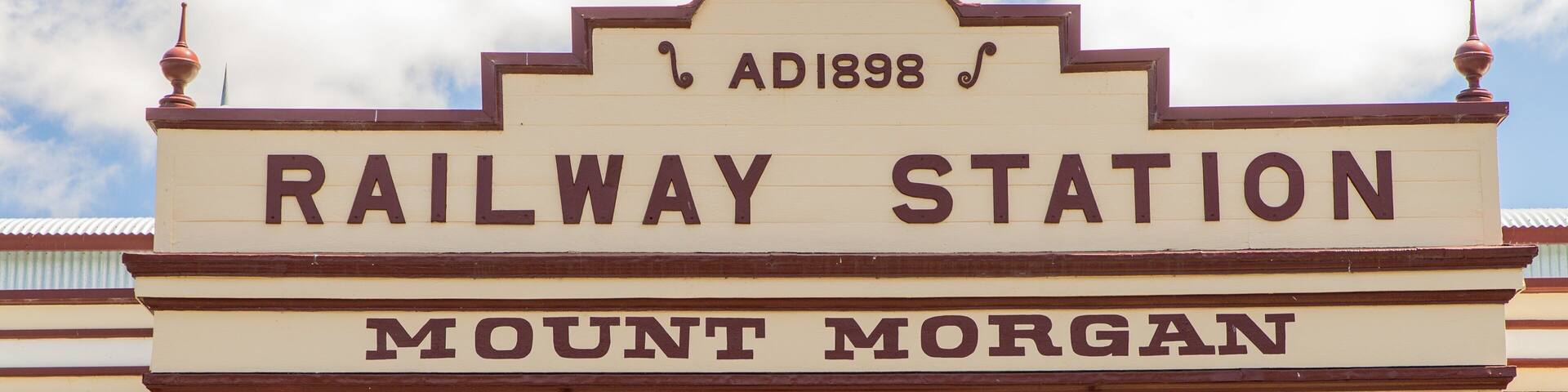 Mount Morgan Railway Museum which includes heritage elements and signage