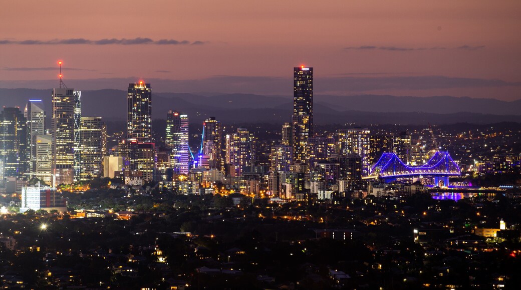 Mount Gravatt Lookout which includes landscape views, a city and night scenes
