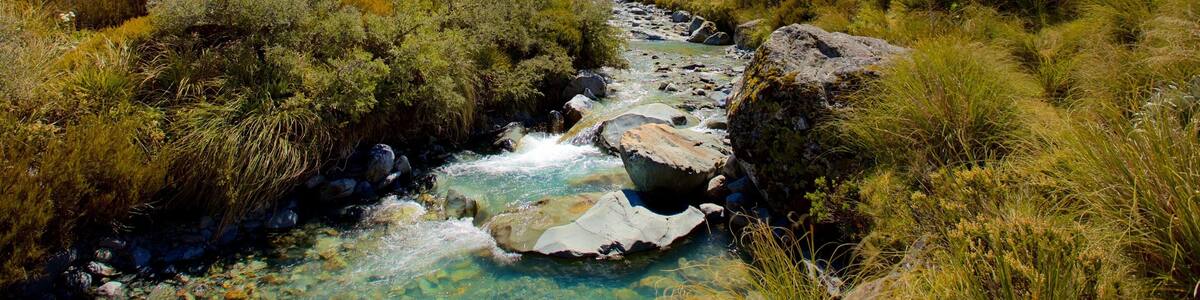 Mount Cook National Park mit einem Schnee, Berge und Fluss oder Bach
