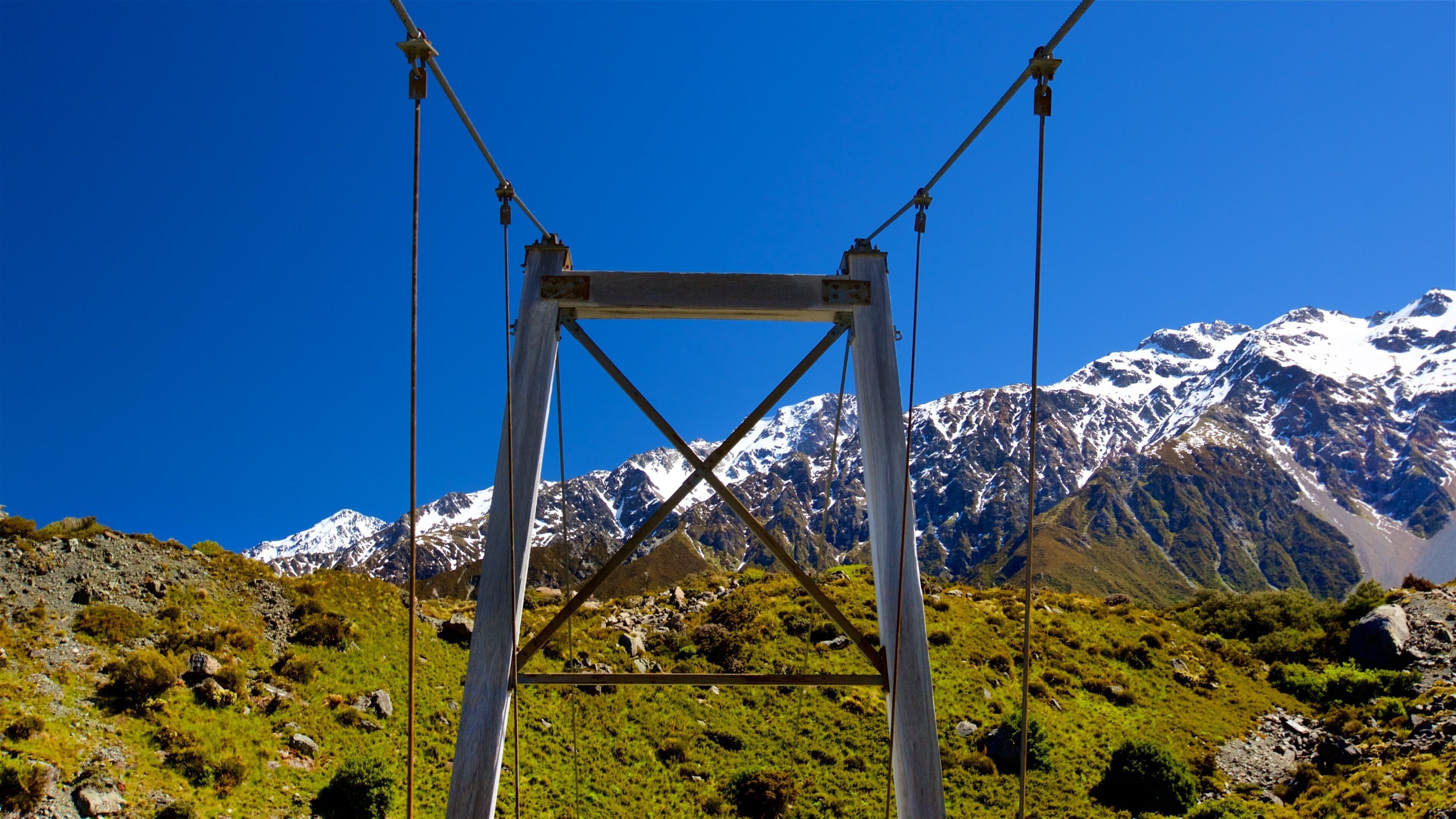 Parque Nacional Mount Cook mostrando montañas y escenas tranquilas