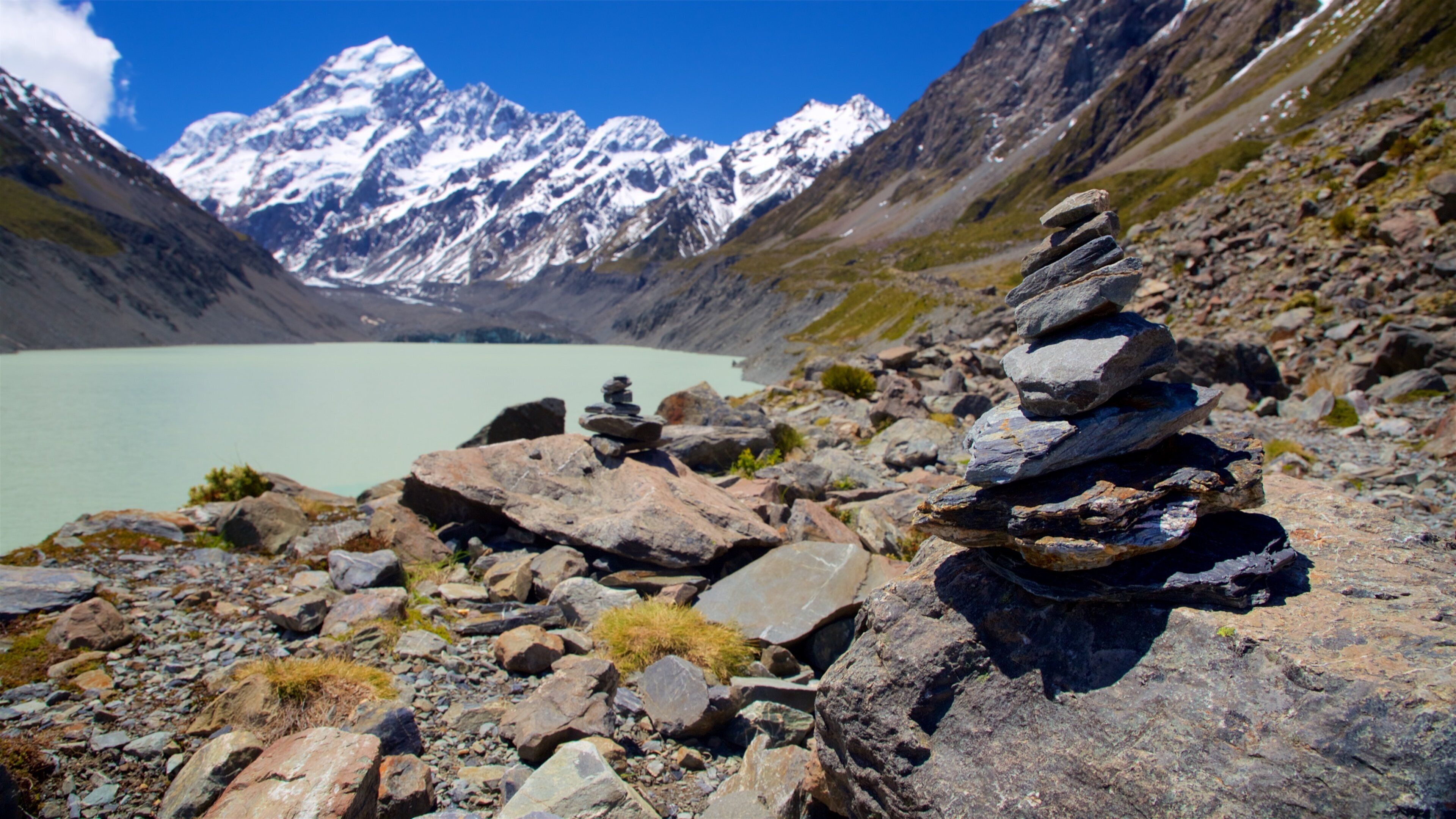 Mount Cook National Park showing snow, mountains and tranquil scenes