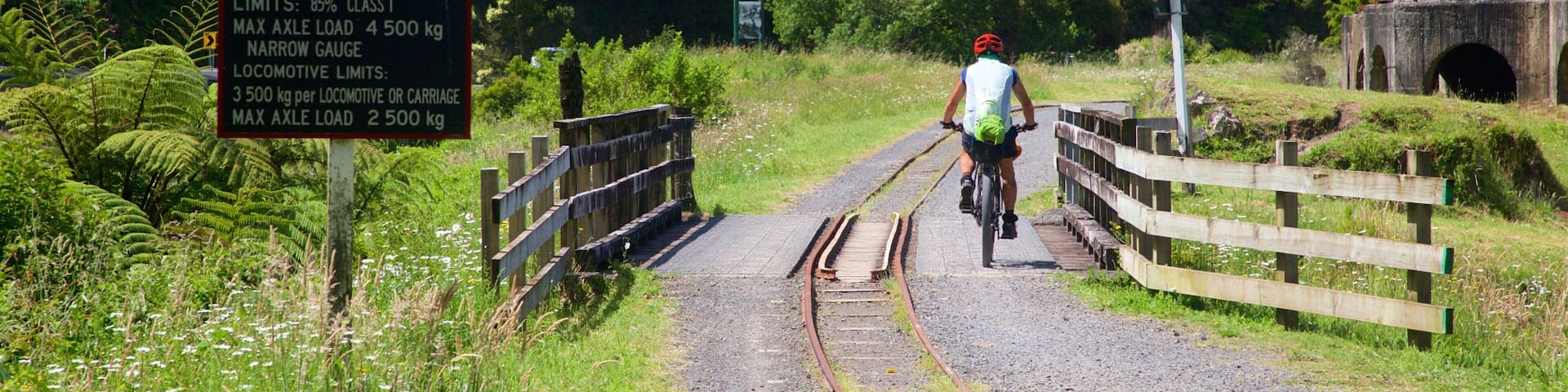 Hauraki Rail Trail - Day Rides das einen Beschilderung, Fahrradfahren und ruhige Szenerie
