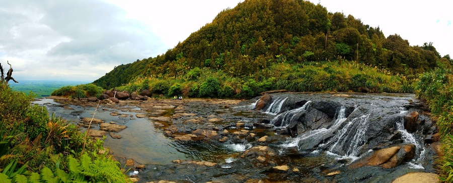 A super cool hike that leads to a big waterfall! There is a lookout deck that gives a great view! There were plenty of spots to have lunch or something up here! #adventure #newzealand