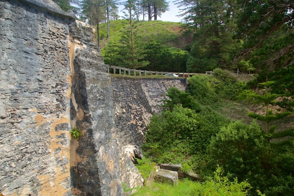 Bloody Bridge featuring tranquil scenes and heritage elements