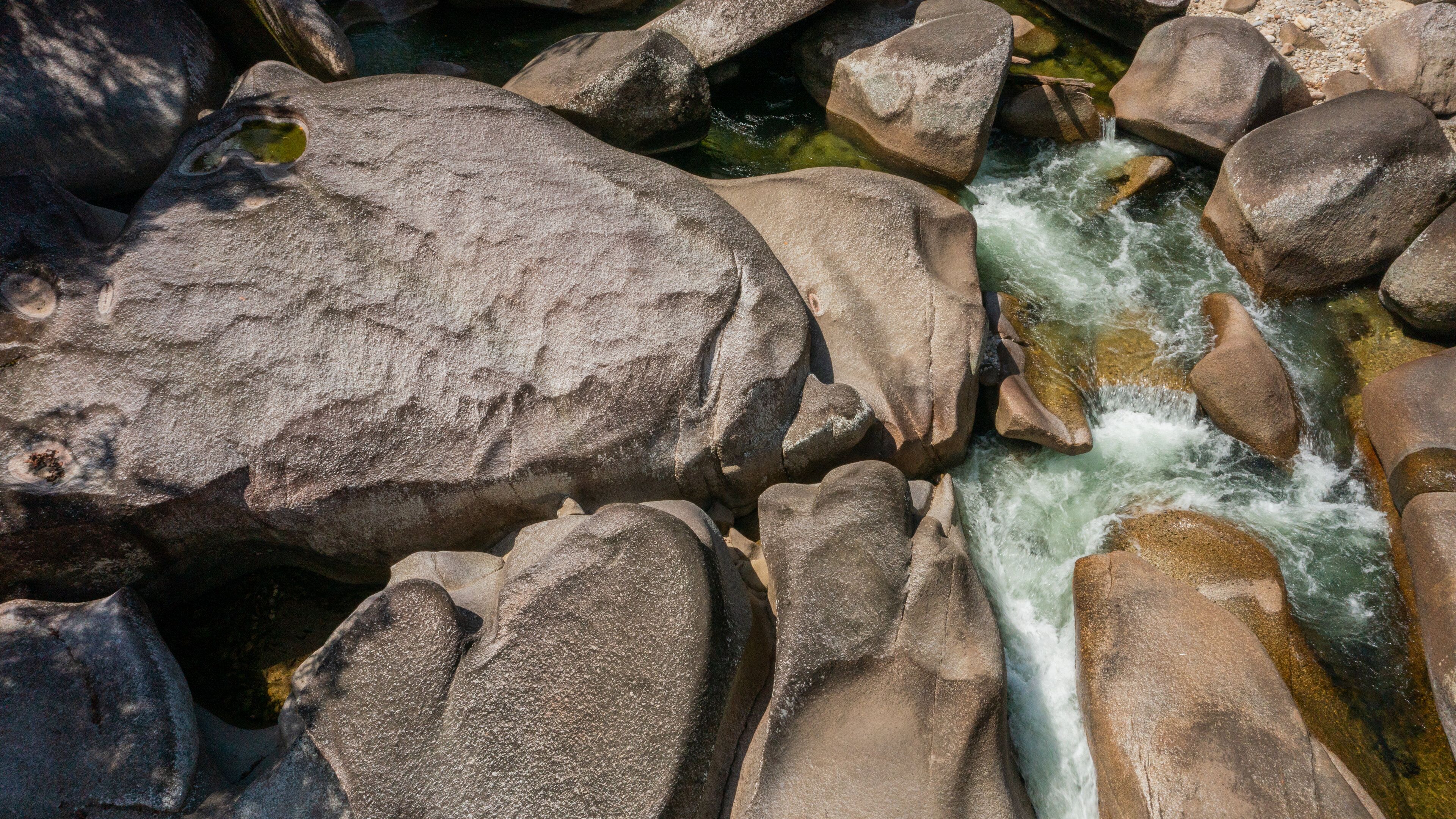 Babinda Boulders