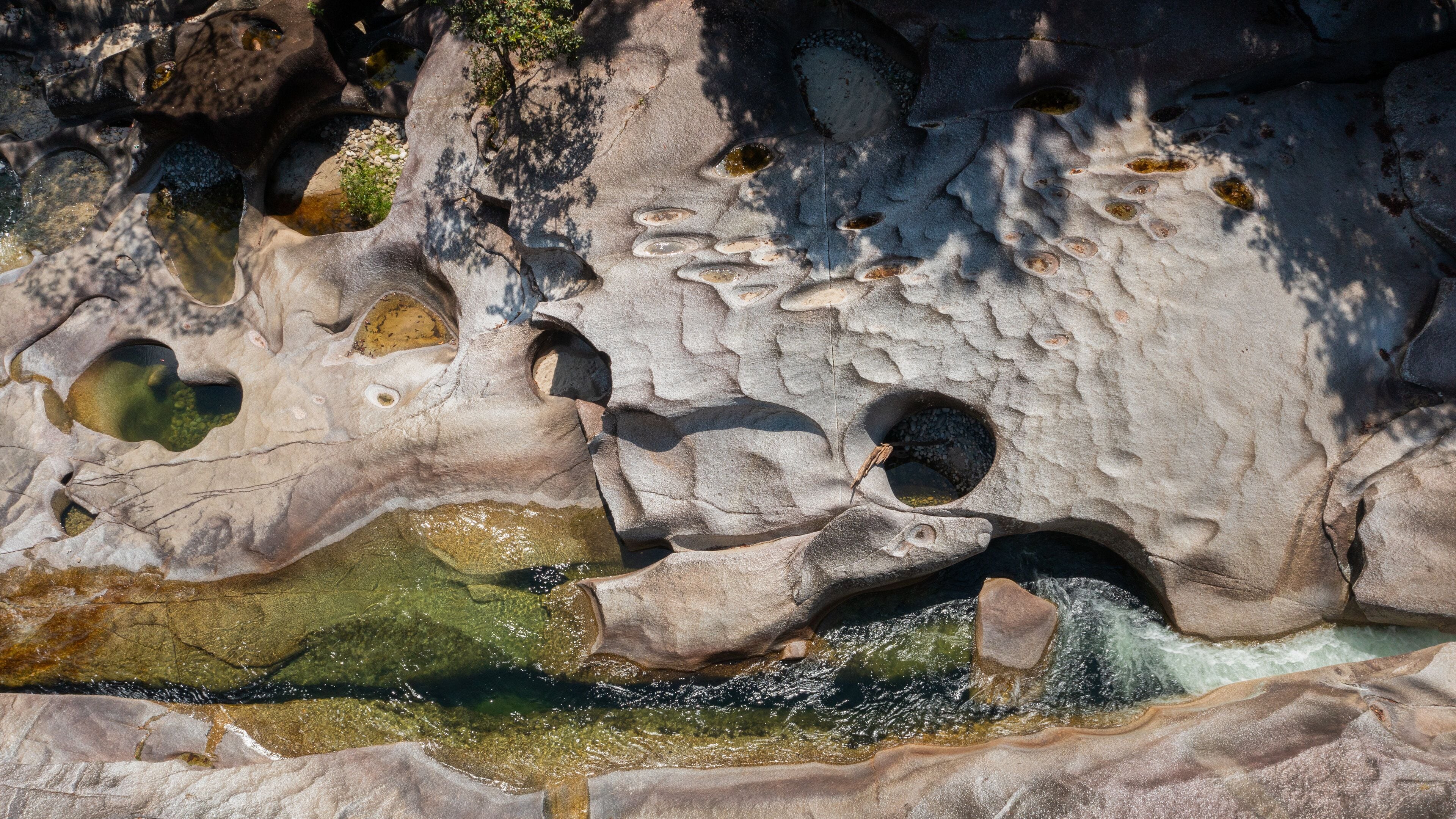 Babinda Boulders featuring a river or creek