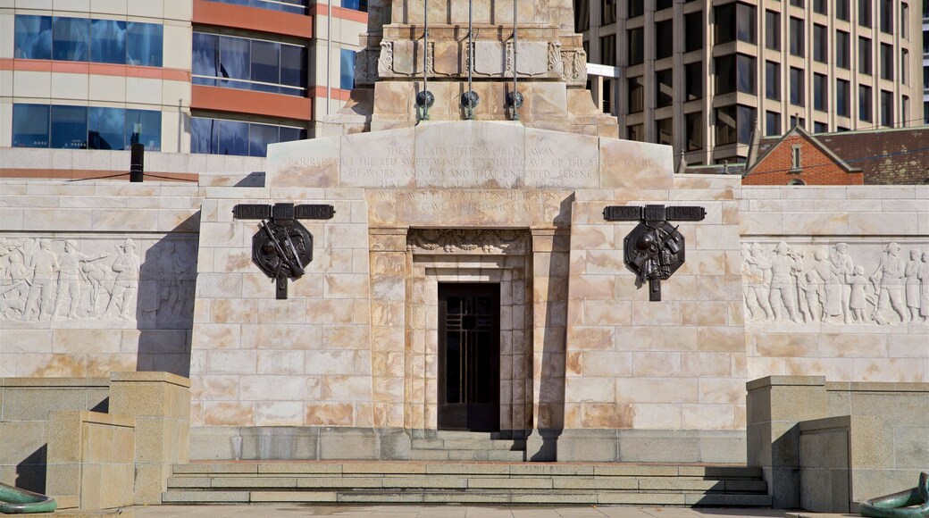 Wellington Cenotaph featuring heritage elements