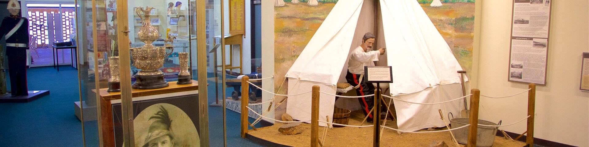 Army Museum North Queensland showing interior views