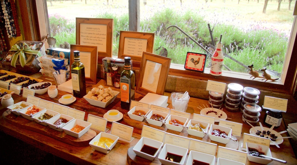 내추럴리스트 이 포함 실내 전경 과 음식