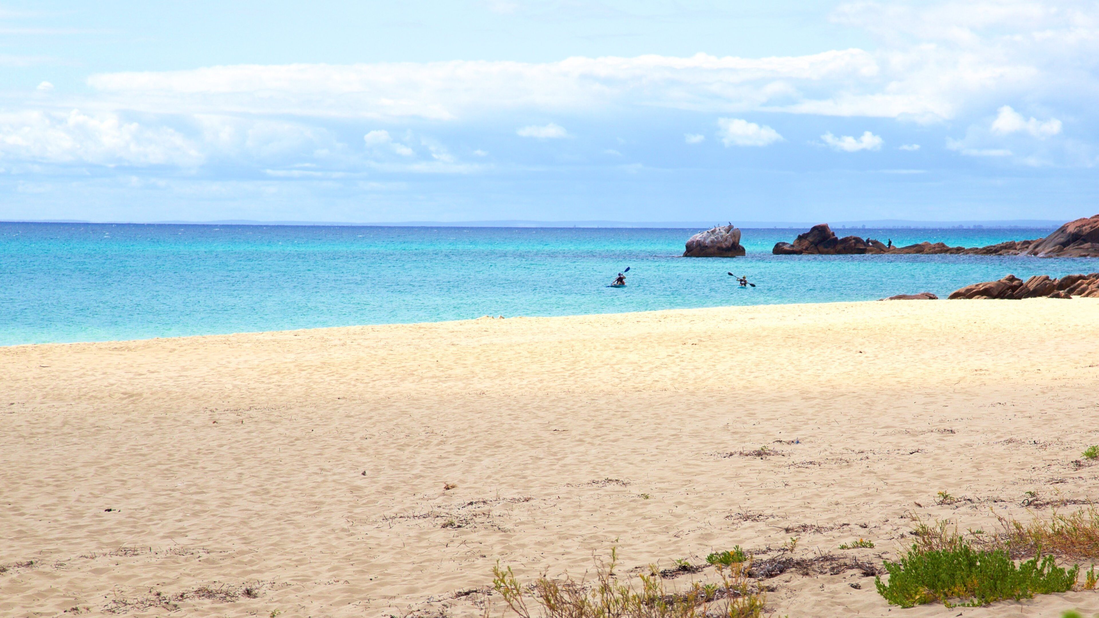 Naturaliste showing a bay or harbor, kayaking or canoeing and a beach