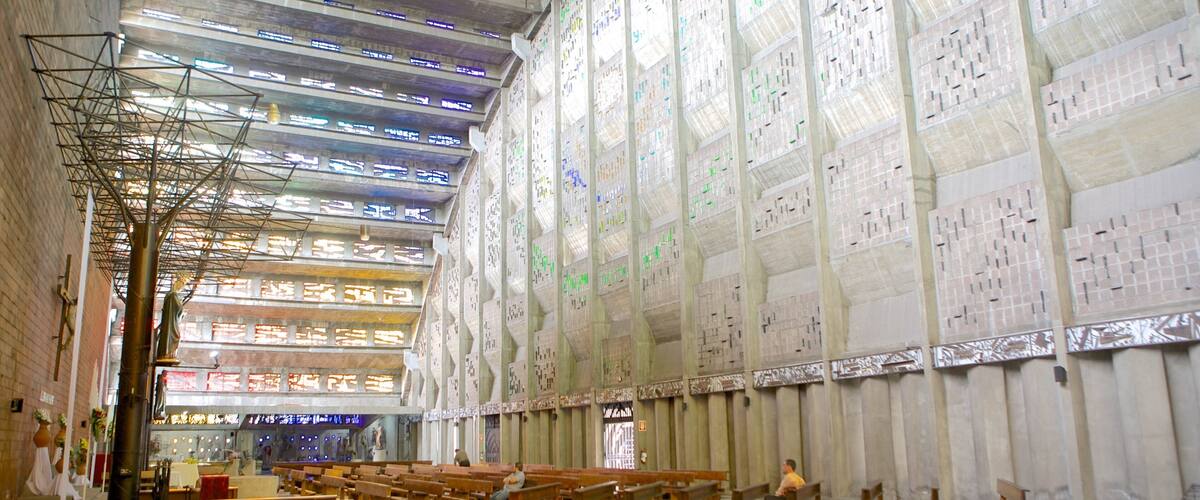 San Salvador which includes religious elements, interior views and a church or cathedral