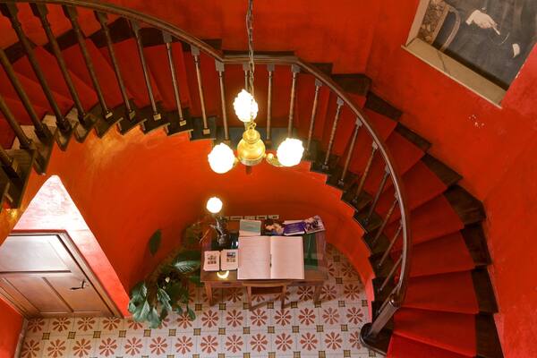 Bialik House featuring interior views