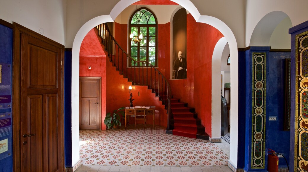 Bialik House toont interieur en een huis