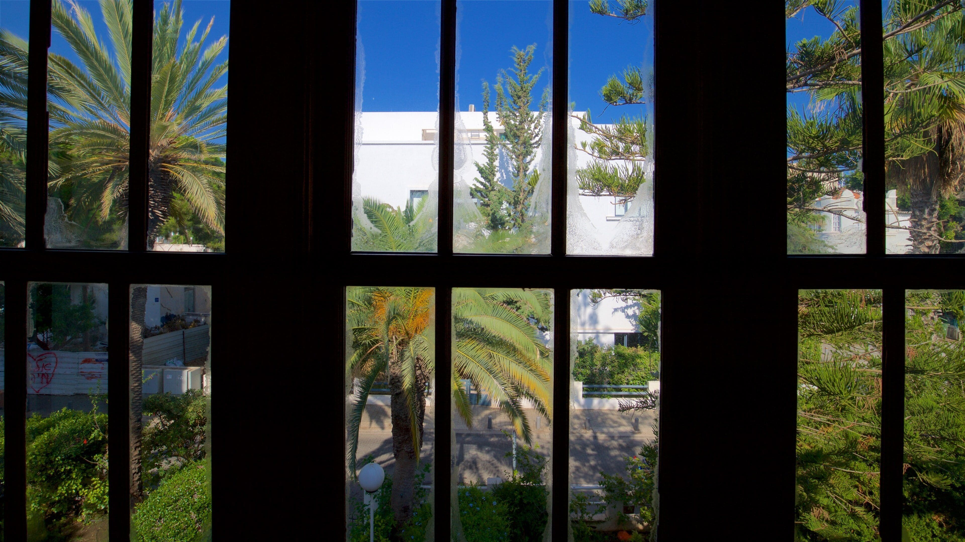 Casa Bialik che include parco e vista interna