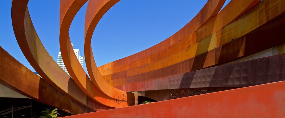 Holon Hotel Guide