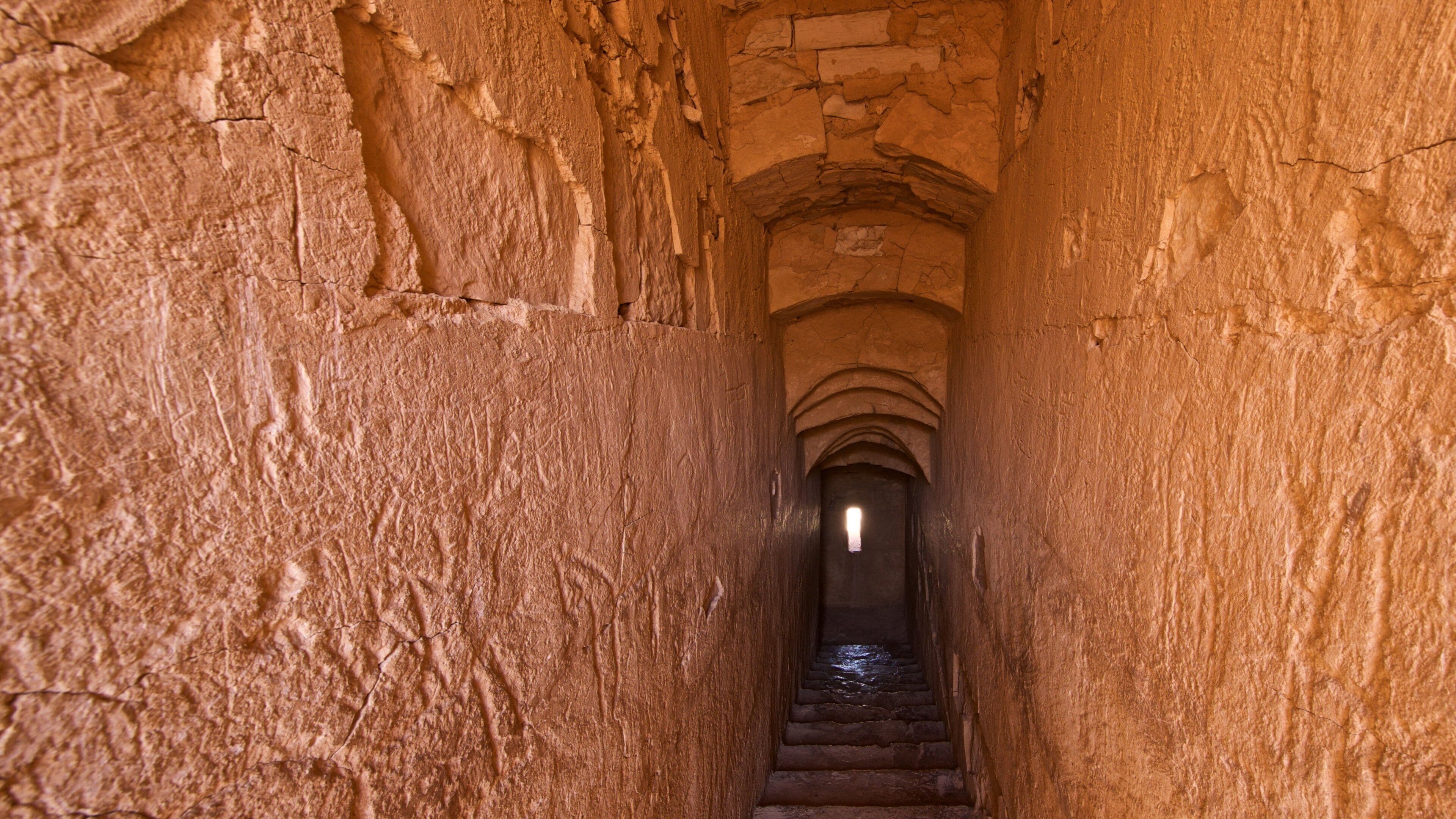 Qasr Kharana showing heritage elements and interior views
