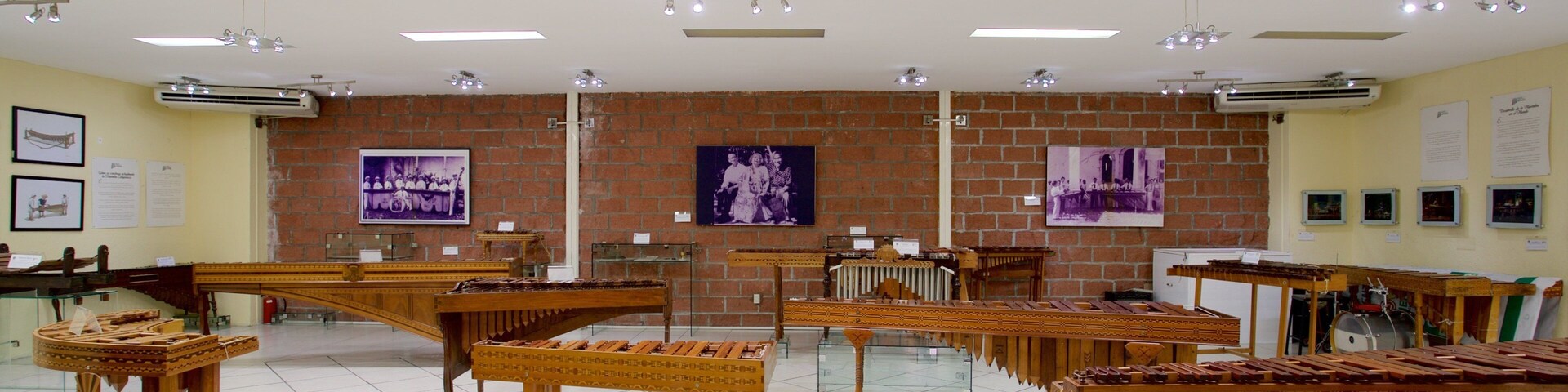 Museo de la Marimba which includes heritage elements and interior views