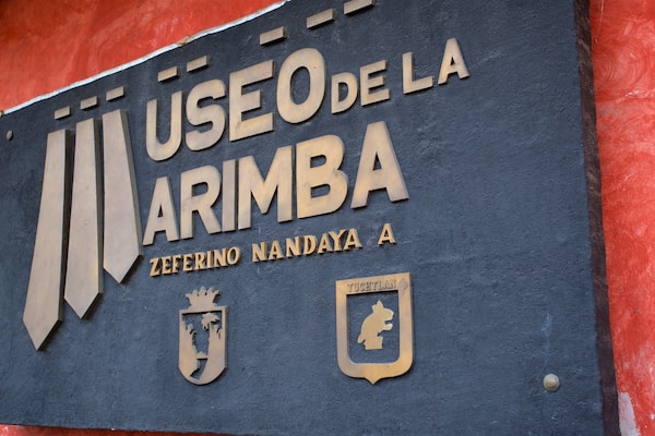 Museo de la Marimba mettant en vedette signalisation