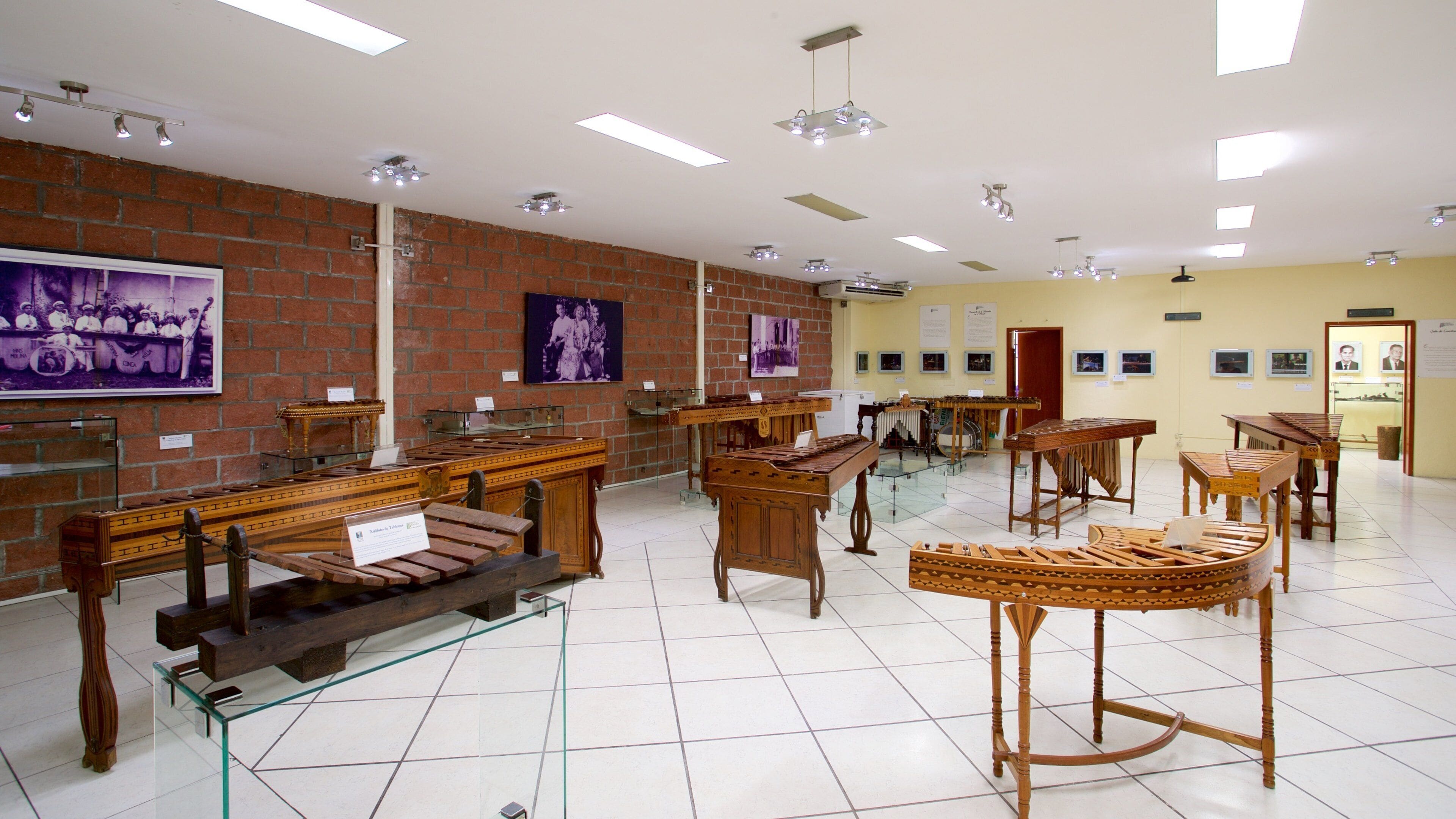Museo de la Marimba mostrando vista interna