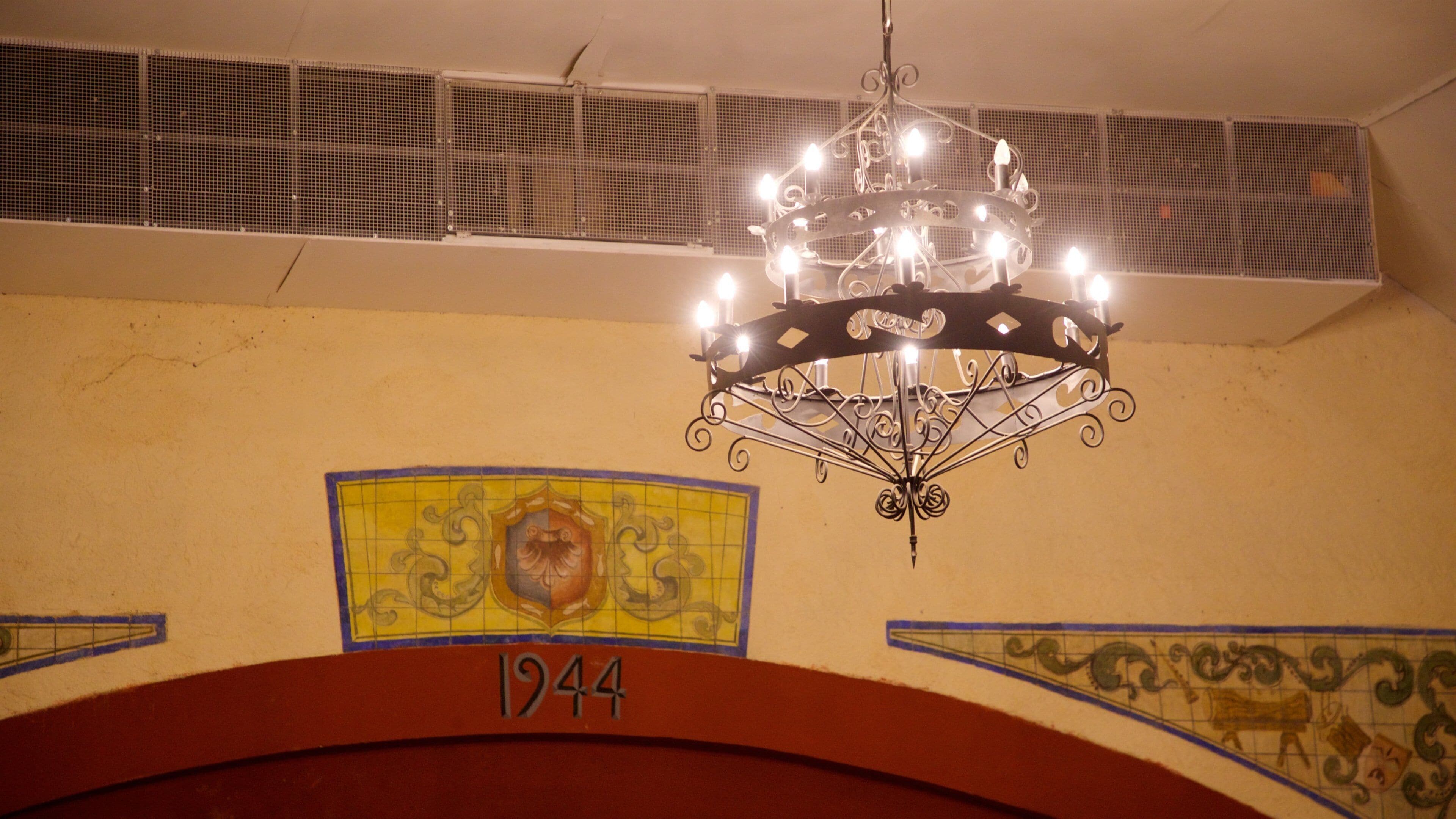 Teatro Marquez de Leon showing interior views