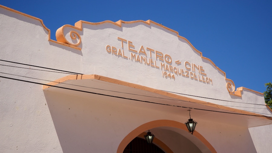 Teatro Marquez de Leon featuring signage
